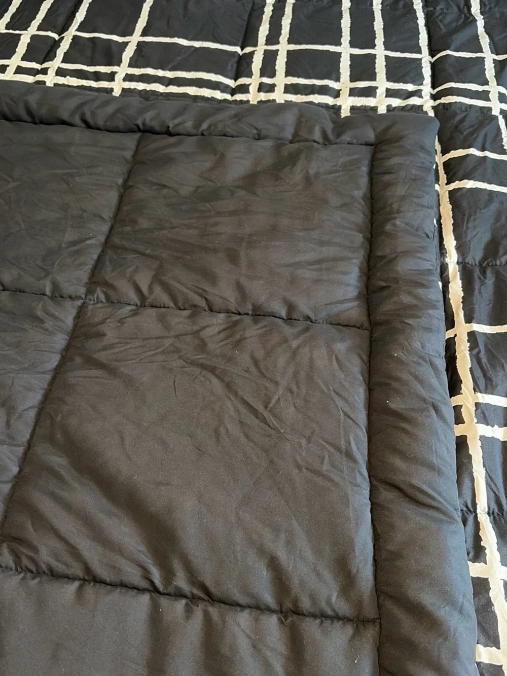 NWOT Black and White Grid Comforter Set - Modern Bedding
